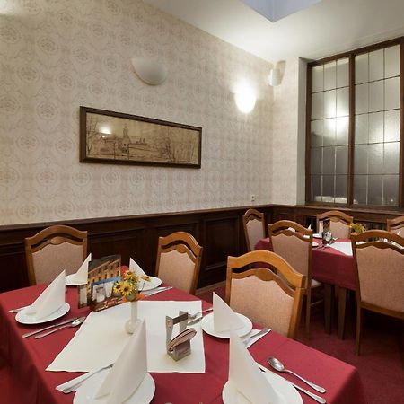 Hotel U Cerneho Orla เตลช์ ภายนอก รูปภาพ