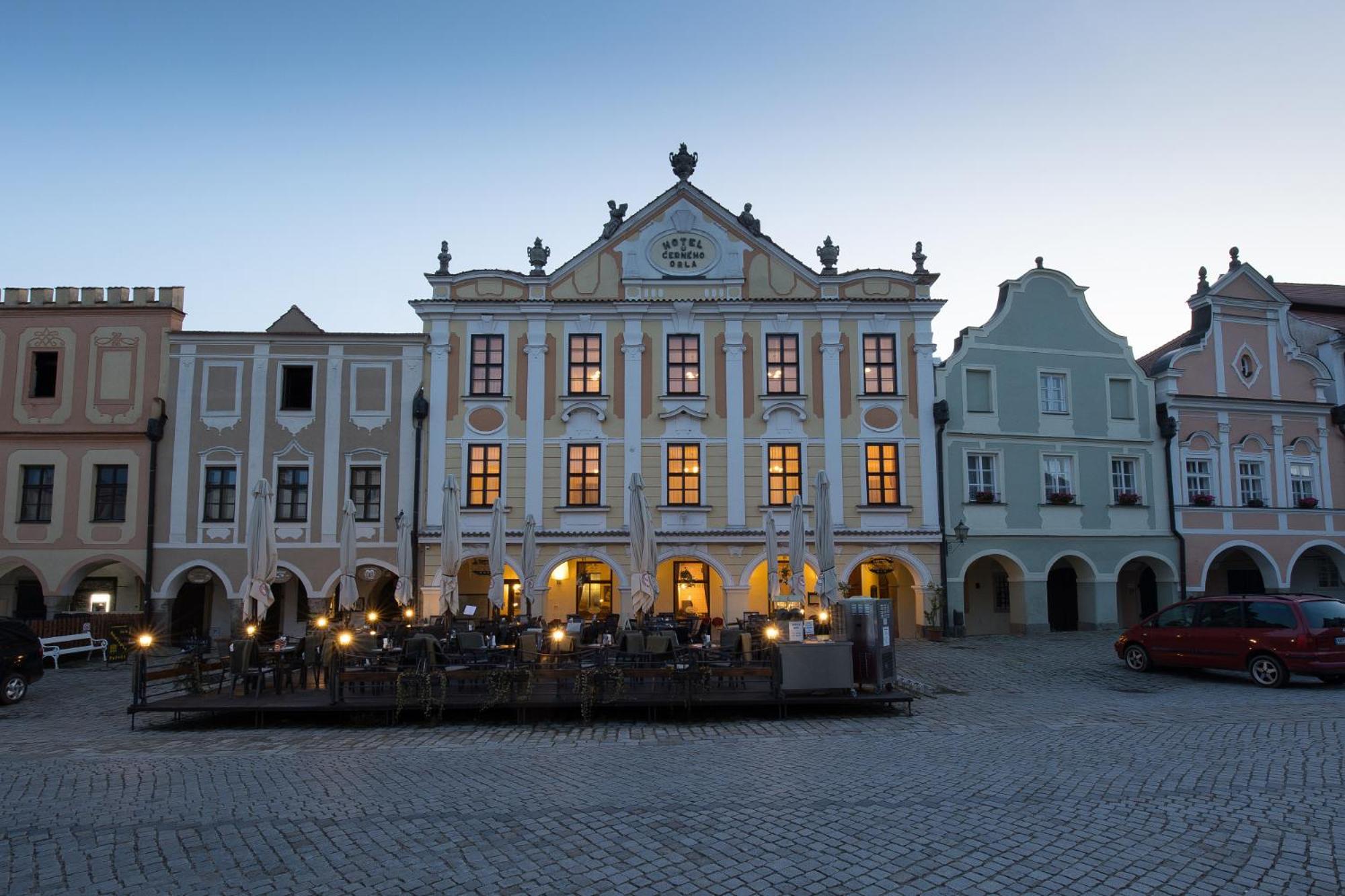 Hotel U Cerneho Orla เตลช์ ภายนอก รูปภาพ
