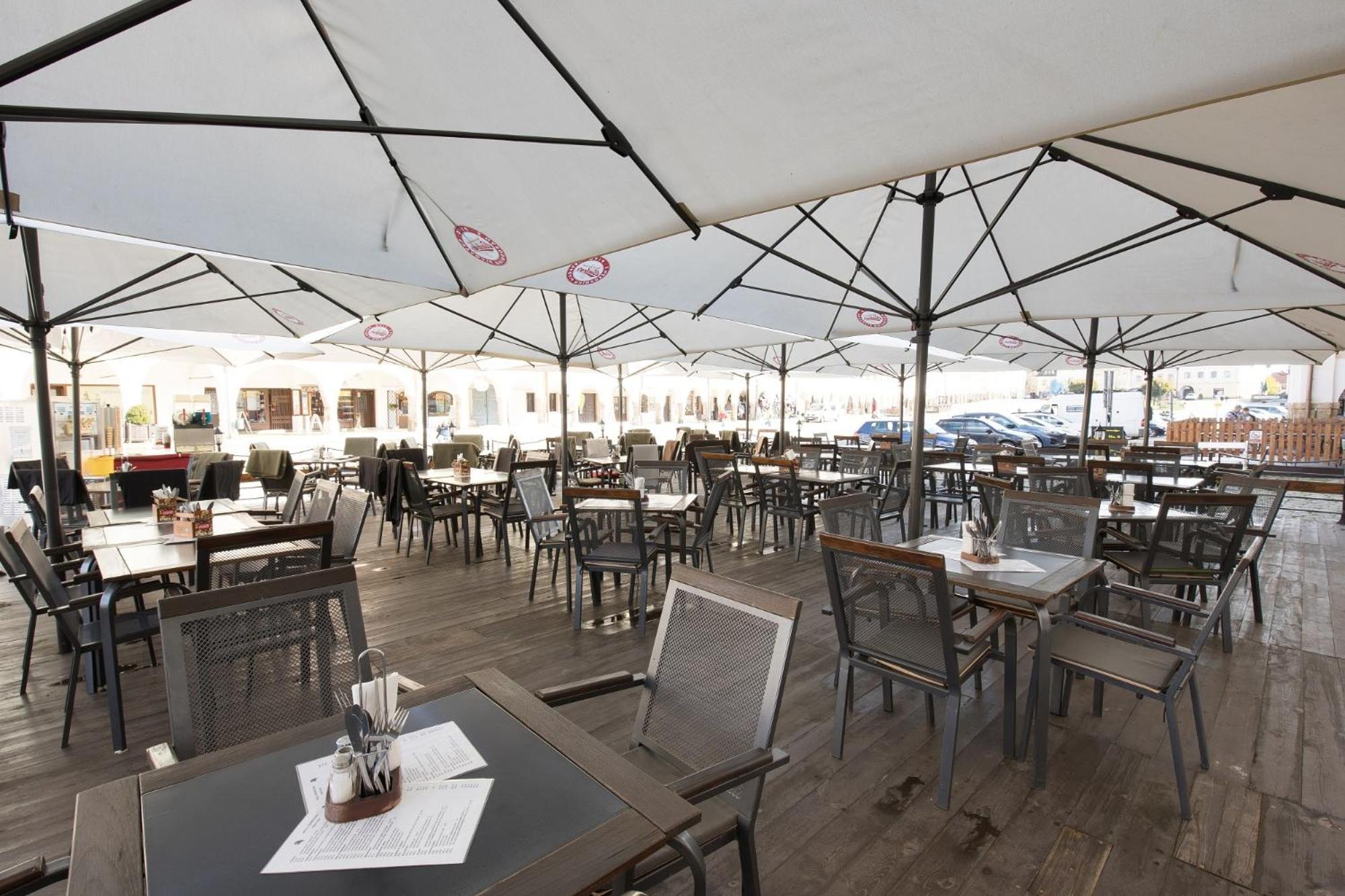 Hotel U Cerneho Orla เตลช์ ภายนอก รูปภาพ