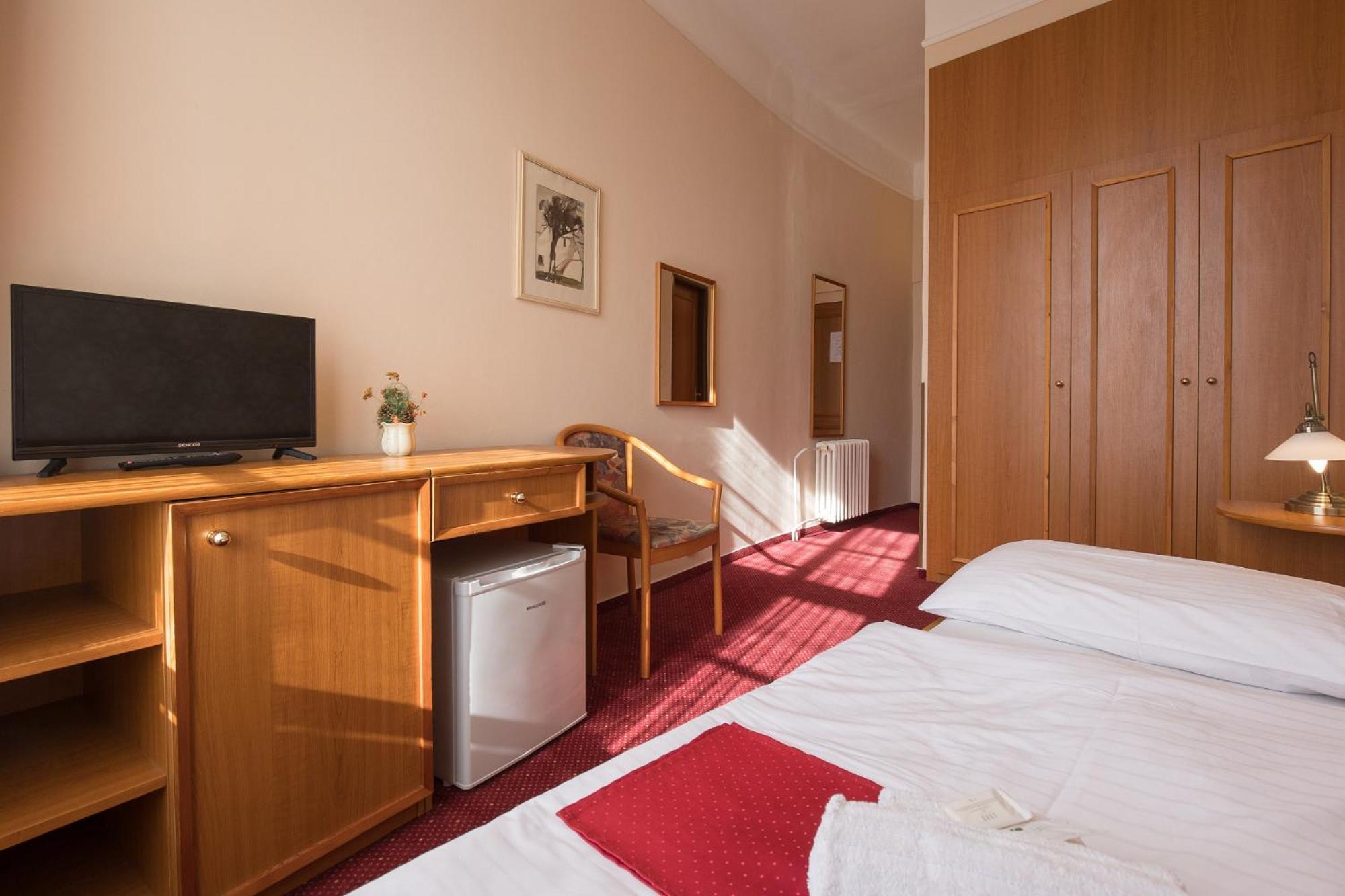 Hotel U Cerneho Orla เตลช์ ภายนอก รูปภาพ
