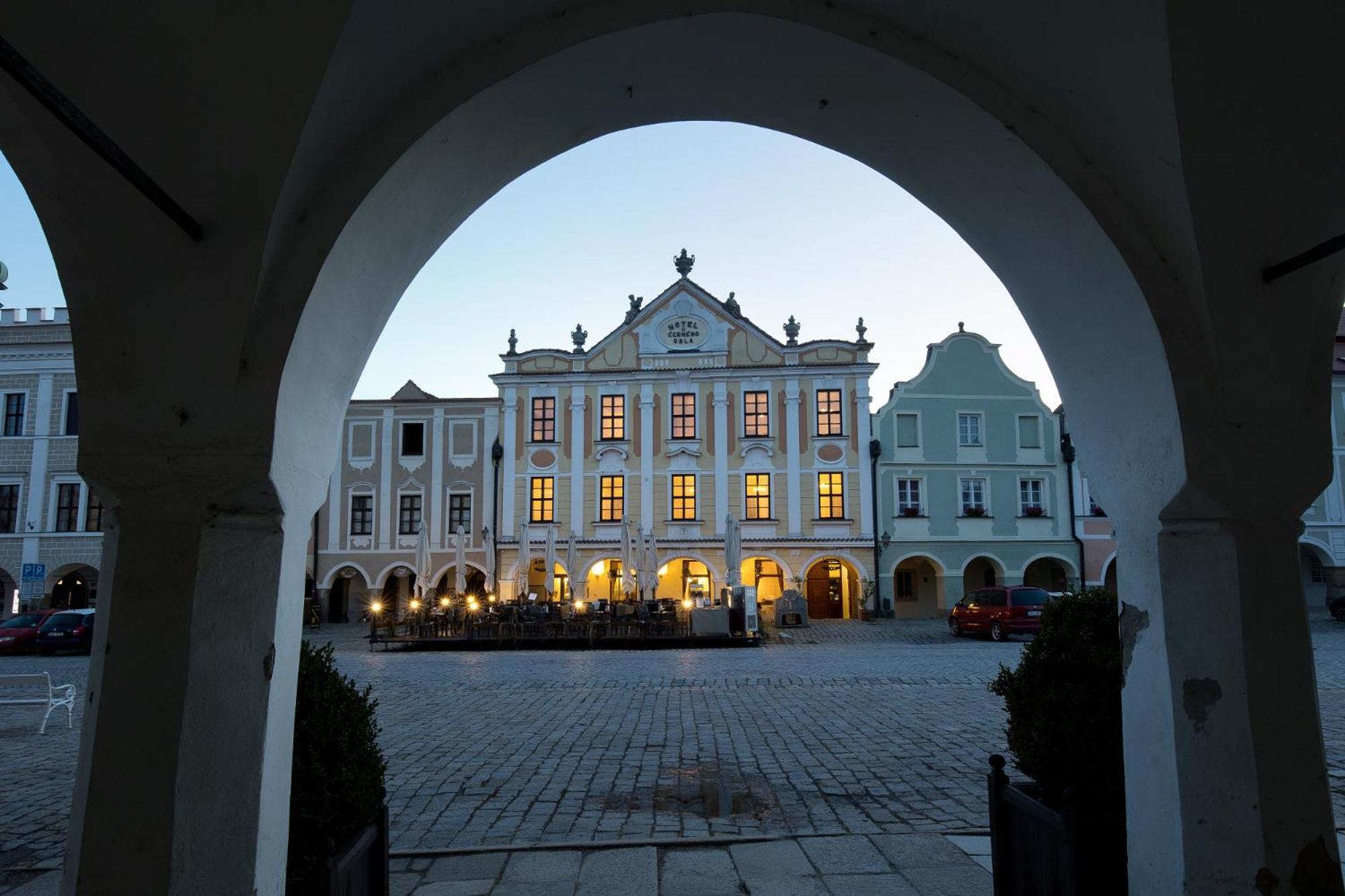 Hotel U Cerneho Orla เตลช์ ภายนอก รูปภาพ
