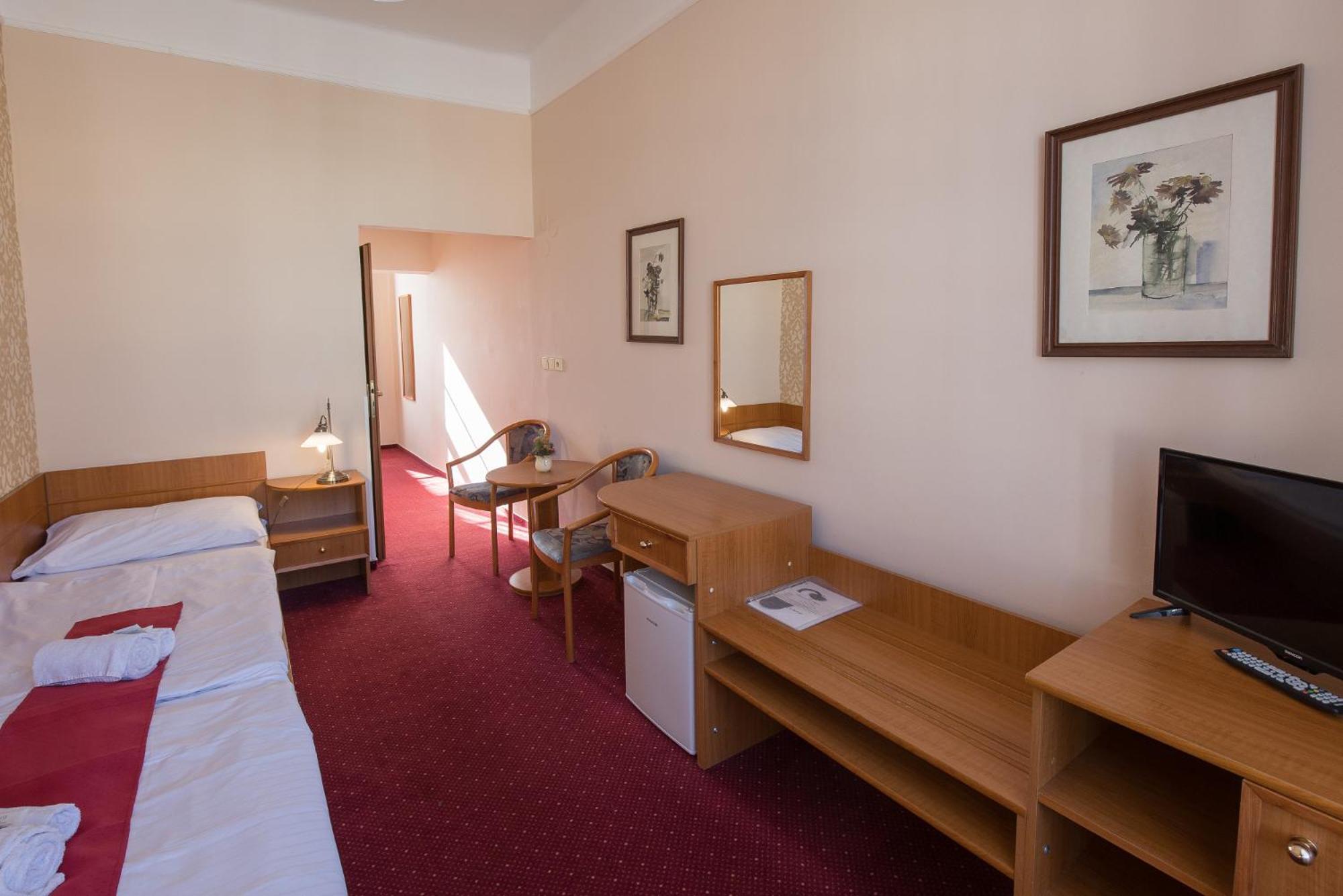Hotel U Cerneho Orla เตลช์ ภายนอก รูปภาพ
