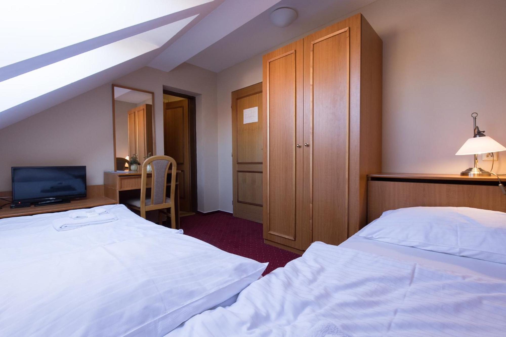 Hotel U Cerneho Orla เตลช์ ภายนอก รูปภาพ